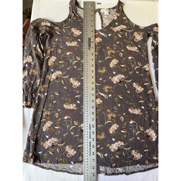 Full Tilt Women Blouse S Brown Floral Rayon V-Neck Pullover Cold Shoulder - Picture 5 of 8